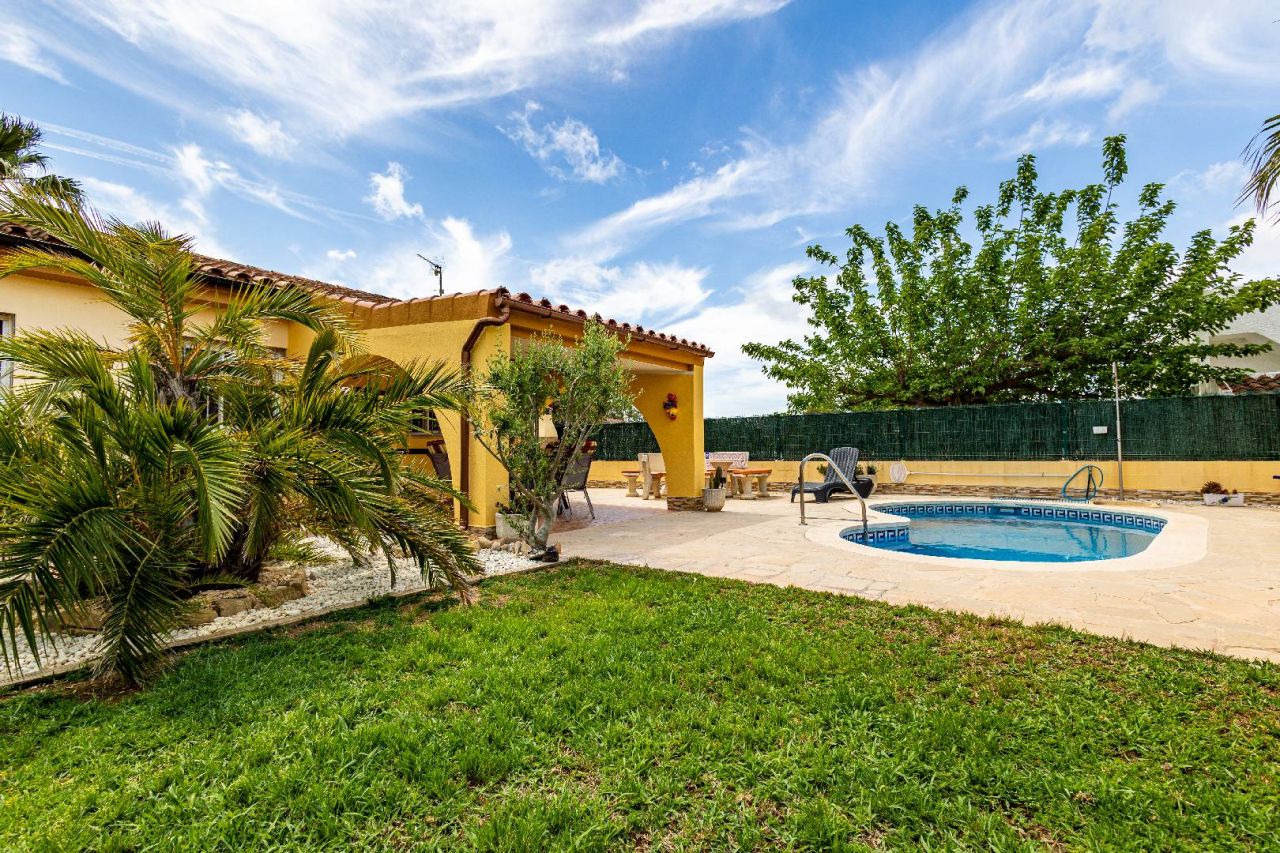 Chalet Simon. Rent of houses and villas in Riumar, Deltebre, the Ebro Delta - 3
