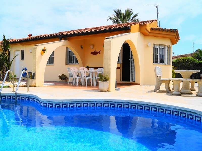Chalet Simon. Alquiler de casas y chalets en Riumar, Deltebre, delta del Ebro - 0