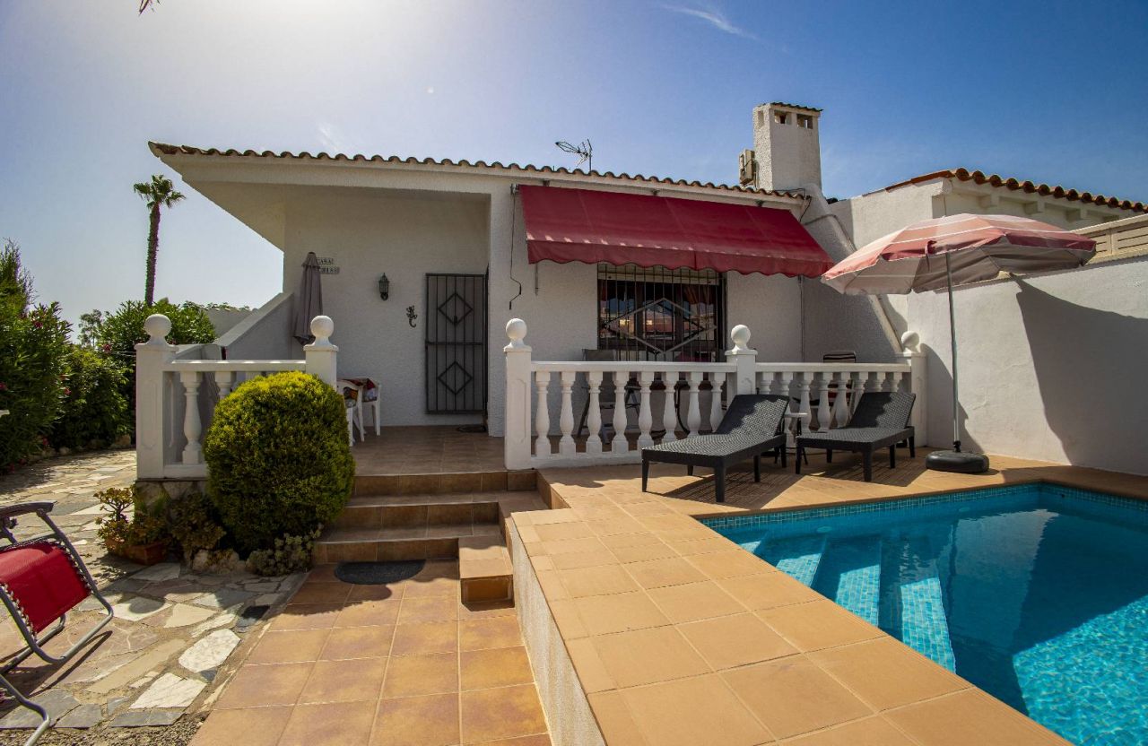 Chalet Cochise. Rent of houses and villas in Riumar, Deltebre, the Ebro Delta - 1